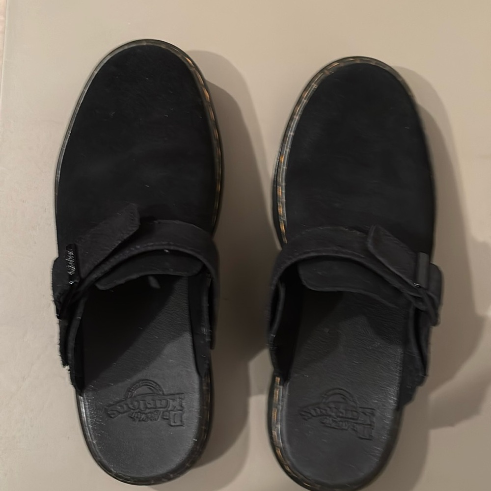 Dr. Martens Carlson black suede mules size 7 EUC